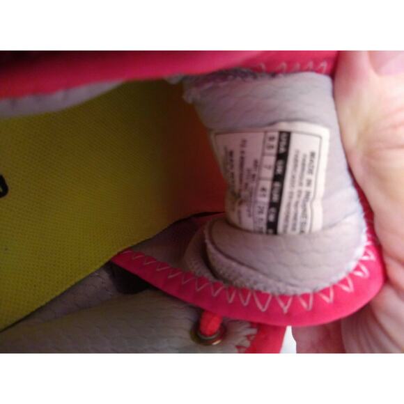 Under Armour Women's Shoes Style 125 1212 Size 9.5 Bright - Picture 2 of 8